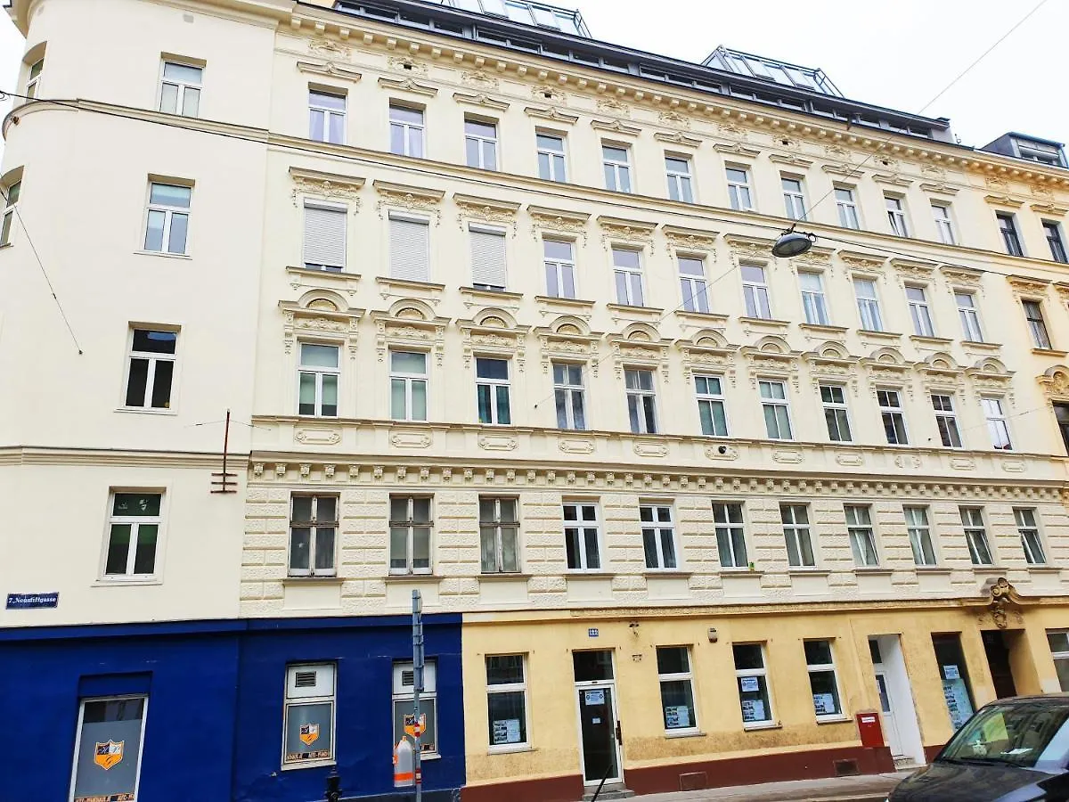 Apartment Nexoc location